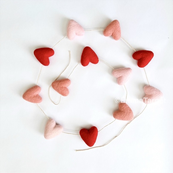Valentine’s Day Large Heart Felted Wool Garlands 6ft Long & 12 Hearts - Picture 6 of 7